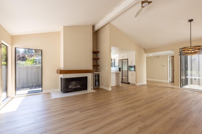 Building Photo - 2128 Presidio Ct