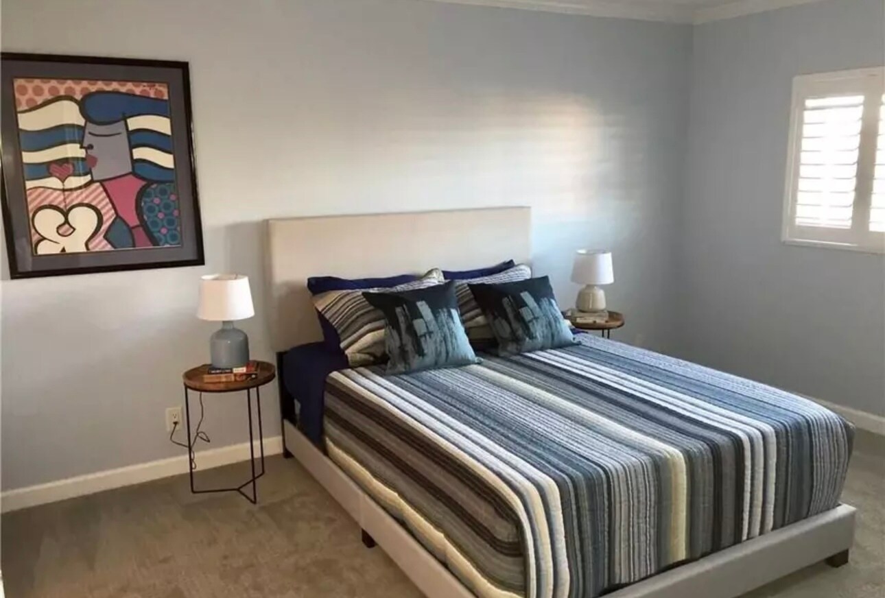 Building Photo - 1752 NW 3rd Ter