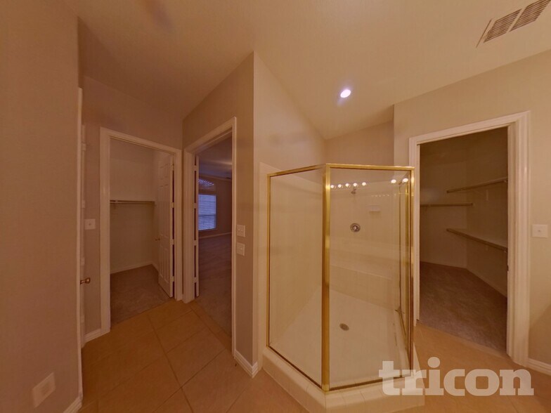 Building Photo - 1980 Creekside Dr