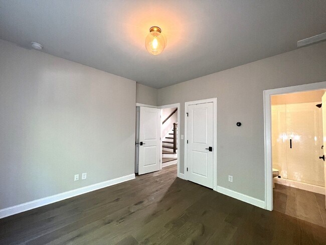 Building Photo - 4353 Parkside Pl