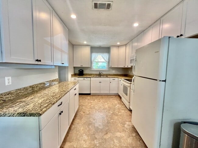 Building Photo - 2849 Penn St