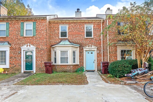 Primary Photo - Charming apartment for rent in Chesapeake!