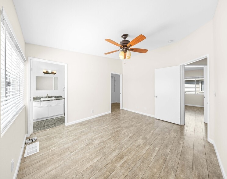 Building Photo - 11377 Osborne Pl