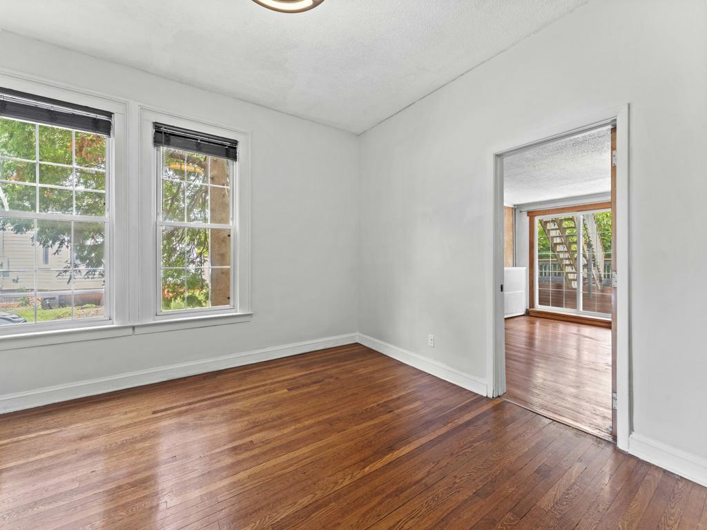 Building Photo - 210 Raymond Rd