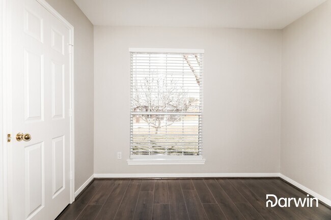 Building Photo - 10819 Windswept