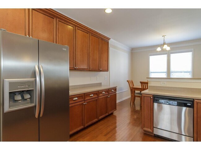 Building Photo - 2043 Sinclair Trce