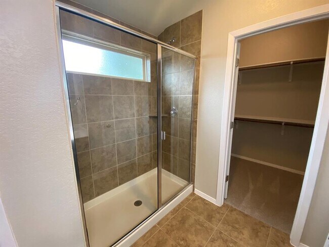 Building Photo - 21607 Surrey Ln