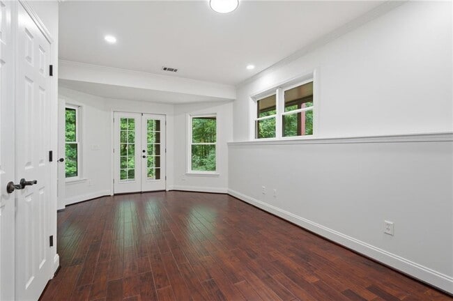 Building Photo - 730 Rose Creek Cir