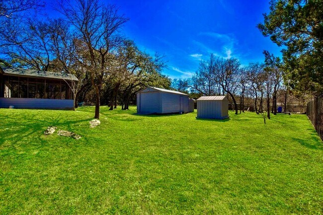 Building Photo - 16001 Awalt Dr