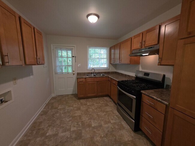 Building Photo - BH-beal3721