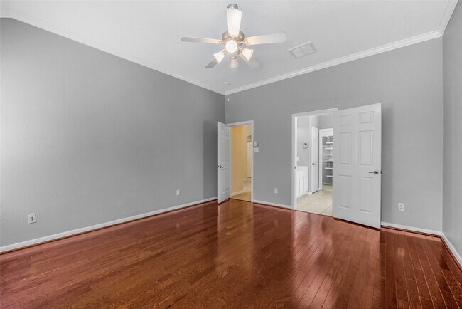 Building Photo - 7 Ebony Oaks Pl