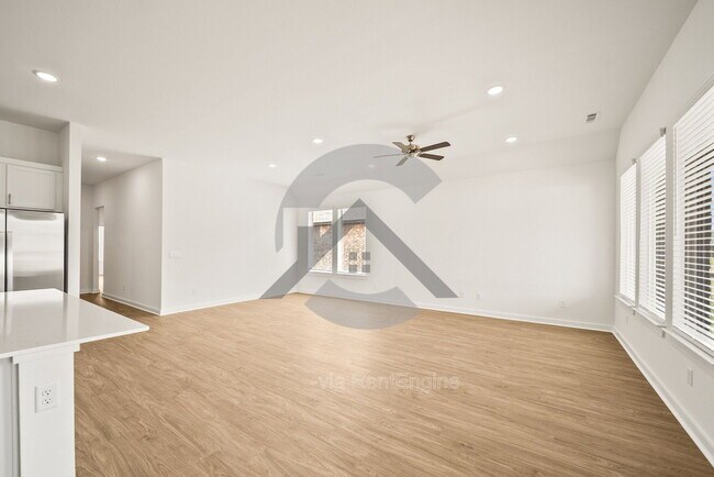 Building Photo - 621 Riley Ln