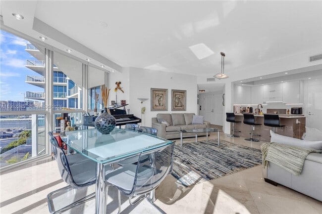 Building Photo - 3101 S Ocean Dr