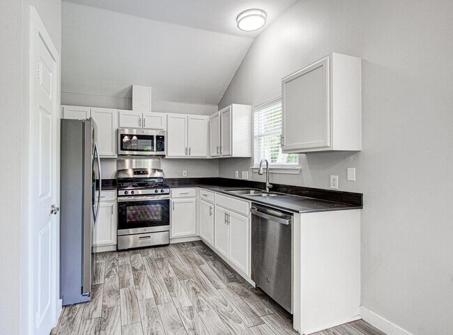 Building Photo - 1302 Crete Ln