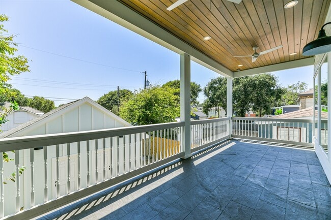 Building Photo - 3007 Avenue Q