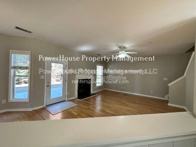 Building Photo - 2403 Walnut Tree Ln
