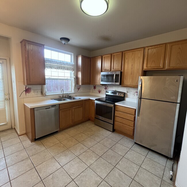 Building Photo - 6731 Stone Maple Terrace