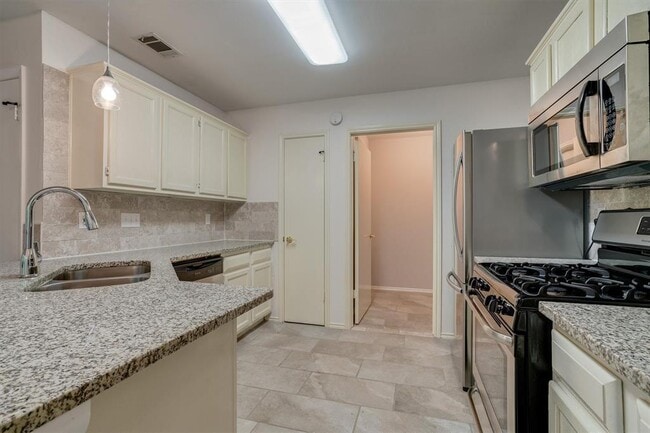 Building Photo - 13030 Staton Dr