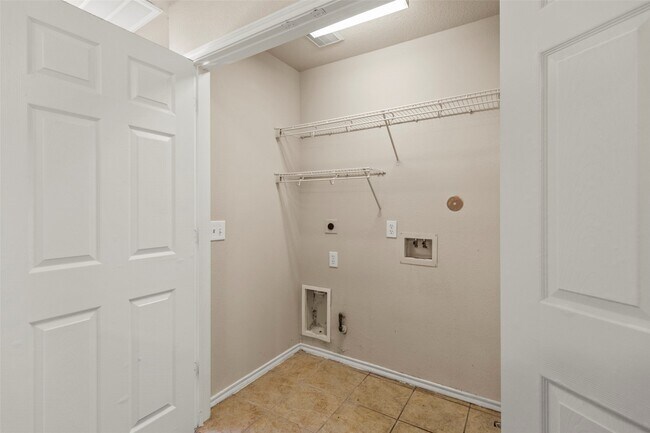 Building Photo - 16818 Pine Castle Dr