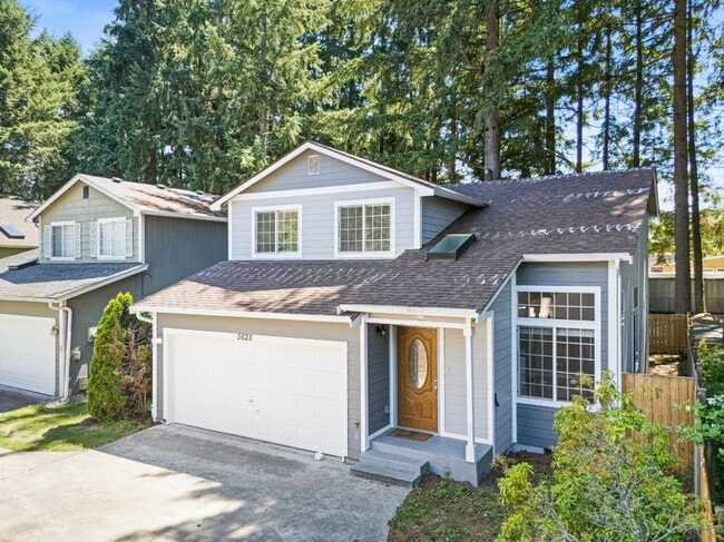 Primary Photo - Updated 3 Bed Home for Rent in Lacey | Vau...