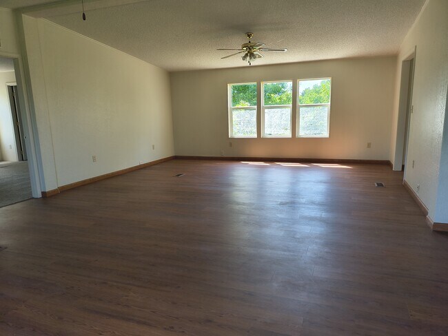 Building Photo - 4735 Co Rd 74