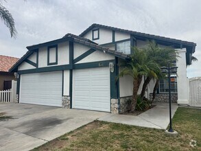 Building Photo - Beautiful 4 bedroom Home in Perris!