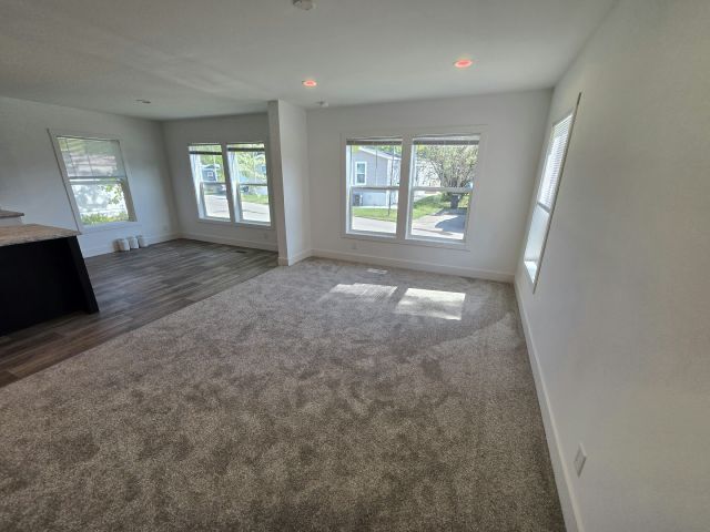 Building Photo - 207 Spruce Ln