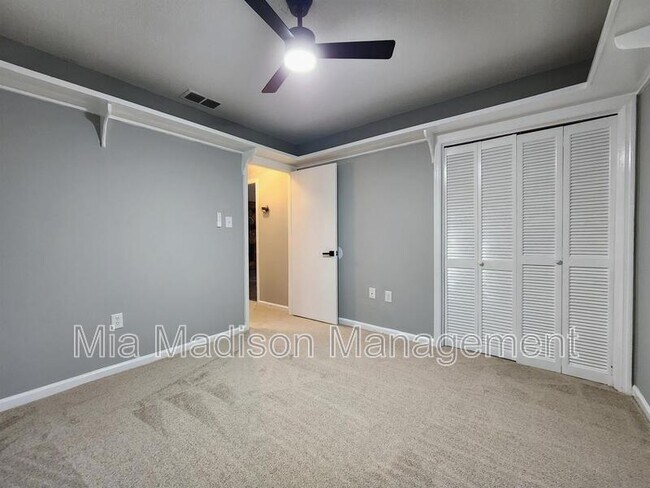 Building Photo - 1531 Marcy Cir
