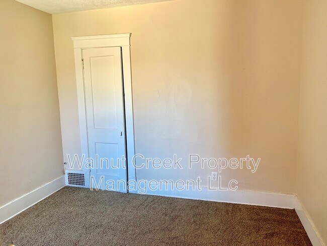 Building Photo - 2105 E 31st St