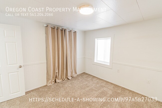 Building Photo - 537 SW 32nd St