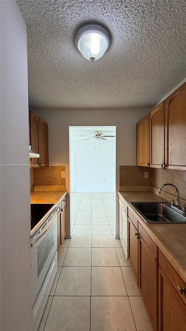 Building Photo - 1163 Lake Terry Dr
