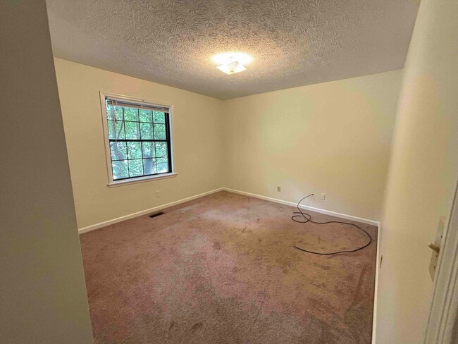 Building Photo - Beautiful Single Family Home Located Near ...