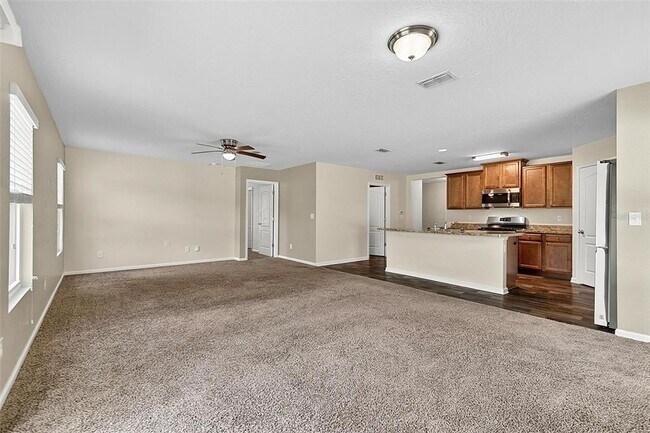 Building Photo - 137 Fairway Ct