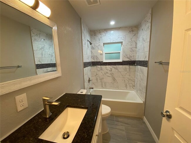 Building Photo - 38415 9th Ave