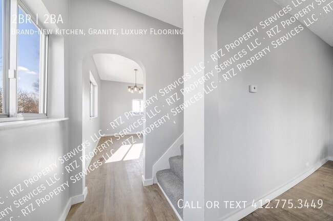 Building Photo - 705 Burbridge St