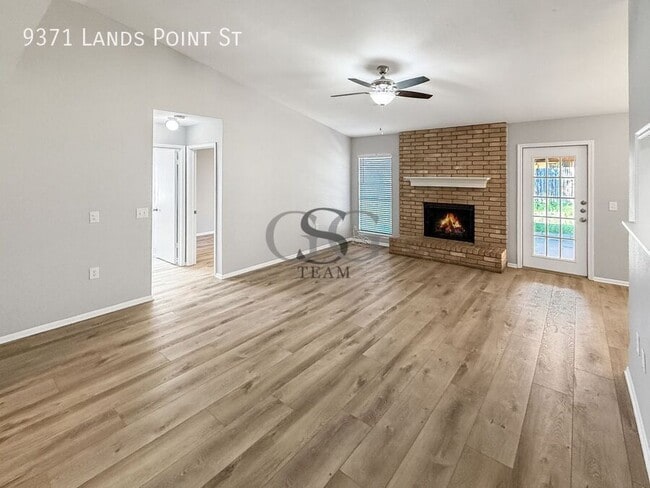 Building Photo - 9371 Lands Point St