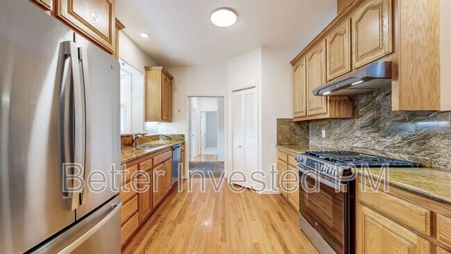 Building Photo - 106 Lafayette Dr