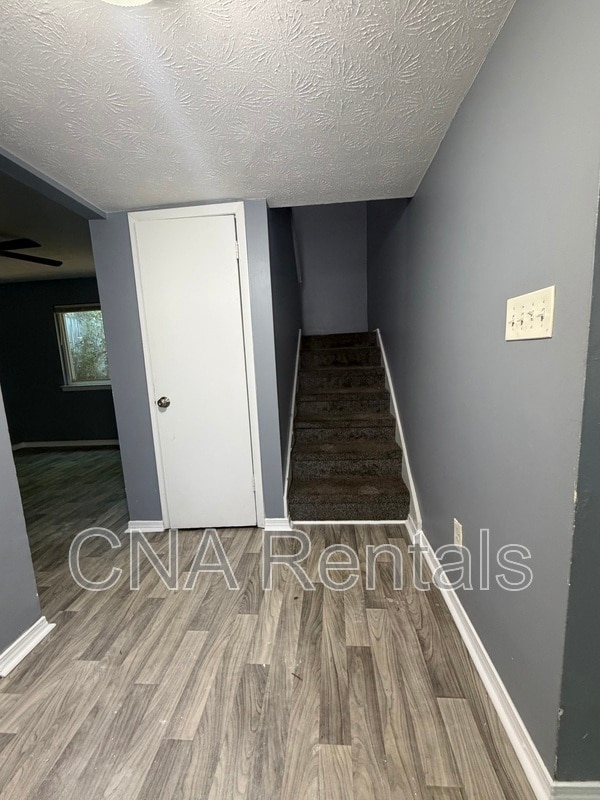 Building Photo - 949 Pine Oak Trail