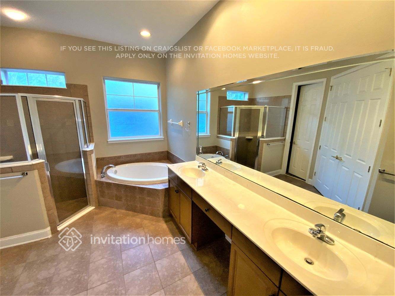 Building Photo - 133 W Village Dr