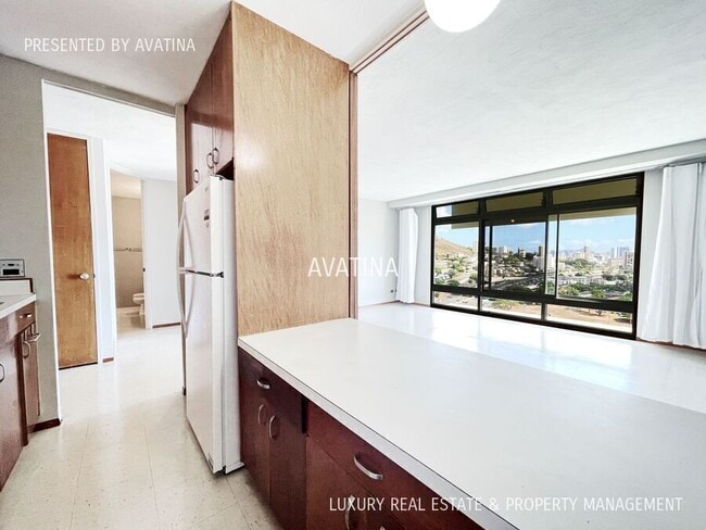 Building Photo - 1519 Nuuanu Ave
