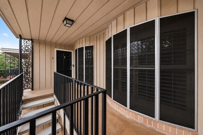 Building Photo - 2615 Marilee Ln