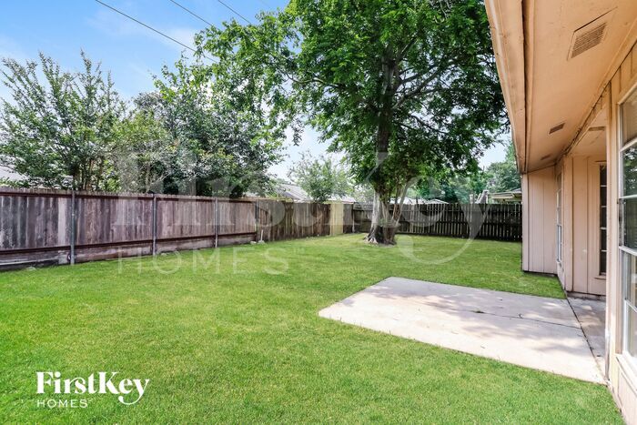 Building Photo - 7111 Navidad Rd