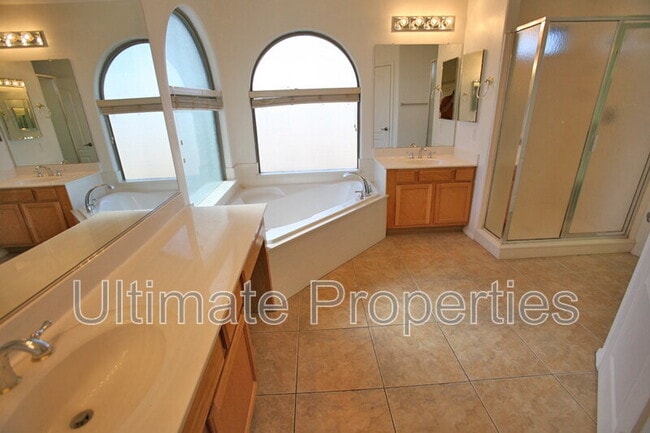 Building Photo - 6345 W Rowel Rd