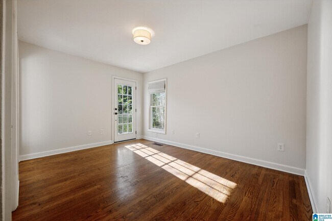 Building Photo - 2161 Chapel Hill Rd