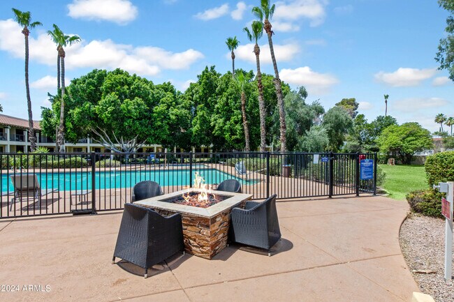 Building Photo - 7350 N Pima Rd