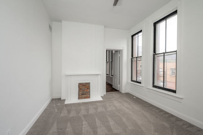 Building Photo - 1126 Walnut St