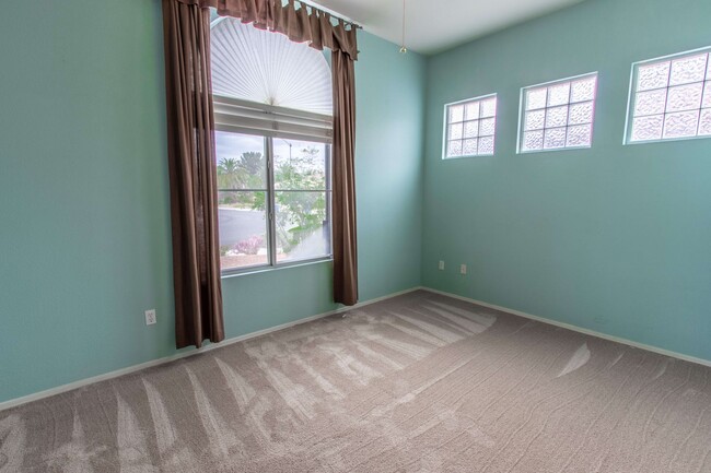 Building Photo - GORGEOUS MOVE IN READY SINGLE-STORY 4-BEDROOM HOME!