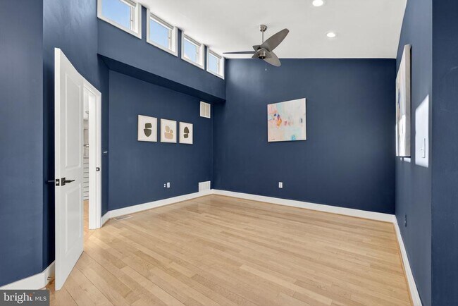 Building Photo - 1328 Maryland Ave NE