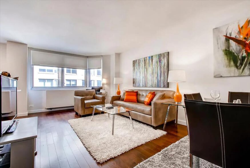 Building Photo - 399 E 34th St