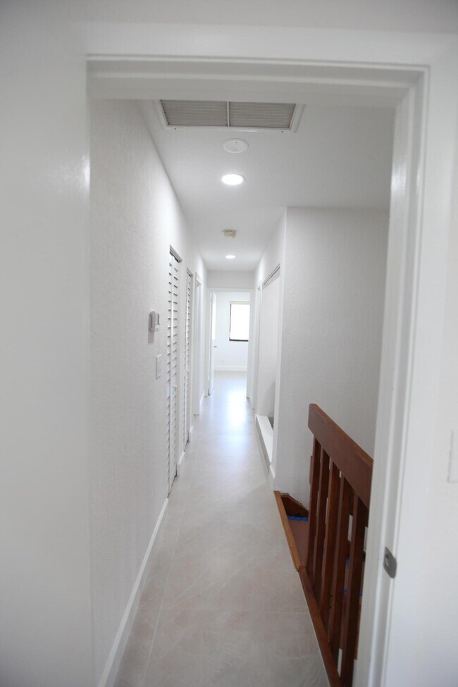 Building Photo - 1619 Cypress Pointe Dr